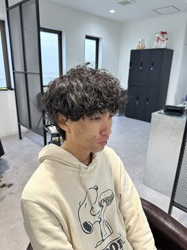 カルロイースタイル(CARLO e-style) シャドウパーマスパイラルパーママッシュツーブロック刈り上げ