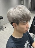 刈り上げツーブロショートマッシュホワイトシルバー
