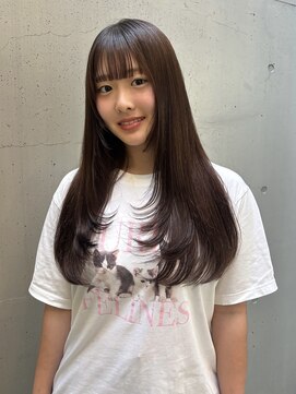 ピア ヤクイン(Pia Yakuin) 盛れる顔周り/レイヤーカット