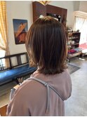 顔まわりレイヤーミディアムヘアカット透明感オリーブベージュ