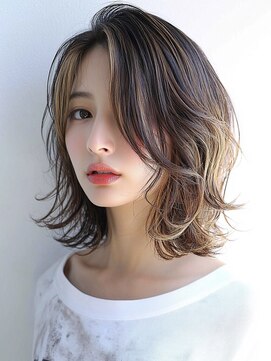 ダリア(Dahlia) 大人ハイライトボブ｜抜け感×艶感で魅せるショートミディ