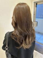 エミィ(emii.)&nbsp;オリーブベージュ/巻き髪