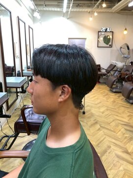 レボルトヘアー(R EVOLUT hair) 刈り上げセンターパート/波巻きツイストスパイラル/柏駅