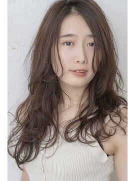 ナルム(naluM) 揺れる髪で色っぽエアリーカールロングヘア