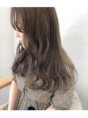 大人可愛い柔らかベージュカラー×無造作セミロング