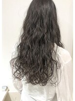 ジゼル(GiseL) 存在感のあるパーマスタイル