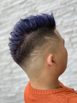 メンズ美容室 タカミ&nbsp;外国人風サイドパートバリアートフェード　シアンパープル