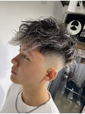 日本橋ツイストスパイラルホワイトメッシュ外国人風フェード