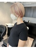 ミルクティーベージュ × ピンク ショートヘア