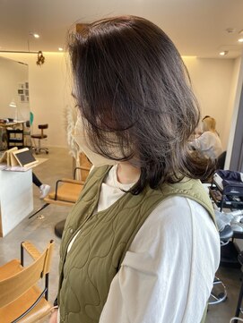 リアン(Lien.) ミディアムレイヤー×オリーブグレージュ