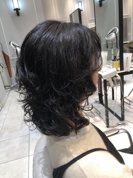 ネオリーブギンザ 銀座店(Neolive GINZA) 顔周りがグッと短いウルフミディ パーマヘアスタイル
