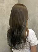 オリーブベージュ