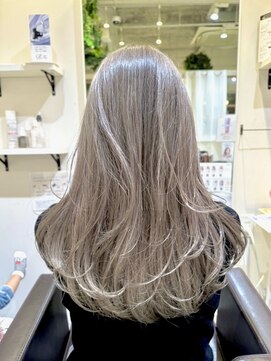 マッシュ グランバーズ 布施(MASHU GRANDVASE) ホワイトミルクティーカラー☆