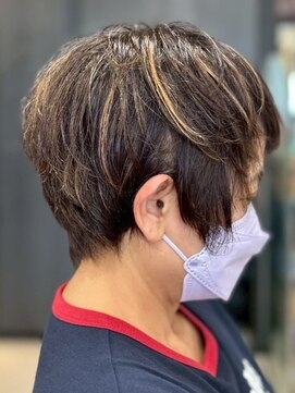 ヘアークリアー 春日部 ミセス 大人ハイライト×ハンサムショート アッシュベージュ
