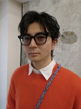 ルイス(LEWES) 10代20代30代　大人男子の垢抜けパーマ