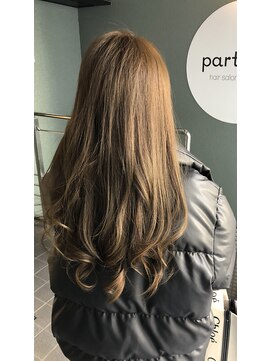 パルタジェ(partager) 光の透けるウェーブロング