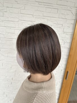 ラウレア(Laule'a) ハイライトでグレージュ透明感カラー