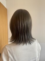 ヘアーウニール(Hair Unir) 残暑を涼しく凌ぐオリーブカラー