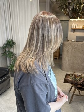 ウェーブス(WAVES) 白髪ぼかしハイライトカラー