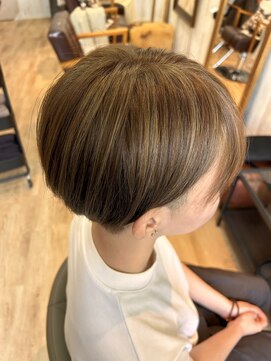 レーベ(Lowe) うる艶ベージュ×ハイライト