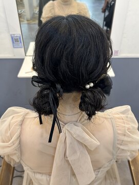 トッカ ヘアアンドトリートメント 難波店 ツインのお団子のスマートカジュアルスタイル