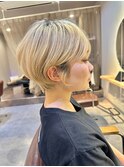 ハイトーンショートも可愛いです〇