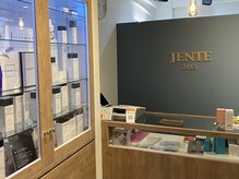 商品が汚れないように保管してます。笑顔でお迎えします