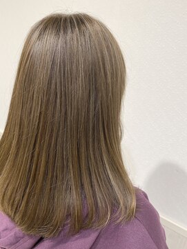 ネオリーブエム(Neolive em;) 細ハイライトベージュカラー