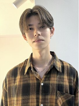 ゼストプール(ZEST POOL) センターパート　ニュアンスパーマ　カルマパーマ　韓国ヘア