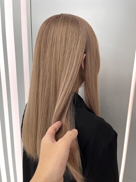 ルートエイチ 市川(Root H) 斜めバング斜めバングデザインカラーシルキーベージュ