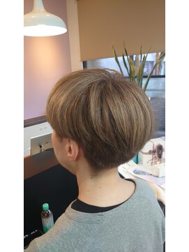 アヴァンス 北花田店(AVANCE) シンプル個性派ショート