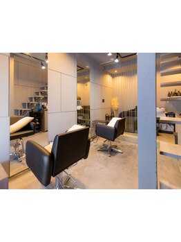 あなたの魅力を最大限に引き出してくれる◎髪質や雰囲気に合わせて似合うスタイルをご提案♪