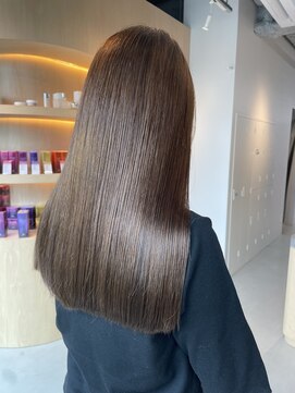 シダ(sida SAIIN) 20代30代アッシュグレーロングヘア