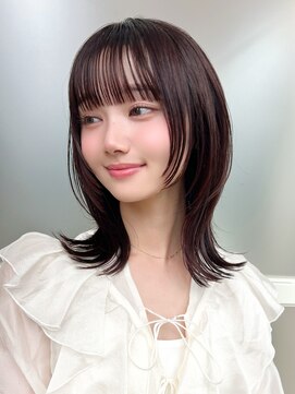 アフロート ディル(AFLOAT D'L) 30代に人気！顔周りの後れ毛がかわいいシャギーレイヤーロング