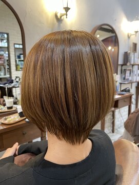 ヴィアンカ(Vianca) 大人キレイめショートボブ