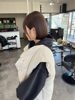 ミア(mia)&nbsp;大人シアーベージュミニウルフボブミディアムレイヤー