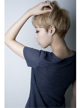 クーラ(Cura) 【ハイトーンショート】