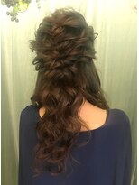 ルーシィバイナチュラル(lucy by Natural)&nbsp;ルーズなハーフアップ