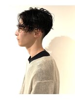 メリケンバーバーショップ コウベ(MERICAN BARBERSHOP KOBE)&nbsp;コンマヘアショートレイヤーかき上げパーマトランクスヘア