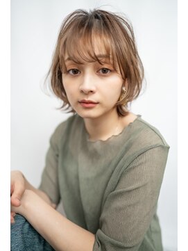 ブエナビスタ(BUENA VISTA) ☆BUENAVISTA☆外ハネネープのクビレミディ