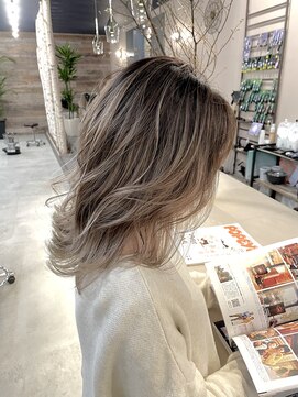 バーチ(BIRCH) バレイヤージュカラー