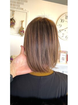 ミューラ(Miuelra) 白髪ぼかし×ハイライト