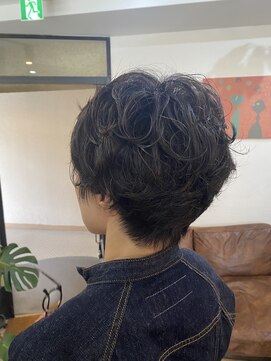 ジェクイントルジ(dekujin tri) 毛先のカールとボリュームたっぷり!エアリーカール