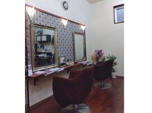ヘア スタジオ ルーチェ(Hair studio Luce)の雰囲気（アンティーク調のカット席）