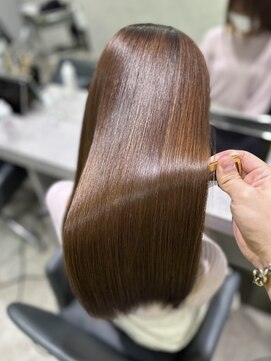 キュア 表参道(CURE) 美髪矯正［髪質改善/縮毛矯正/表参道駅］