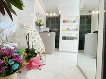 アディクト 本店 東陽町(addict)の雰囲気（可愛くもスタイリッシュなエントランス）