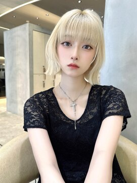 ロンド ジュルード 名古屋(Lond jeloud) ハイトーン ダブルカラー 切りっぱなしボブ ぱっつん前髪