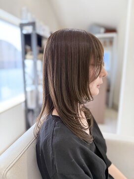 エメ(aimer) レイヤーカット/透明感ベージュ/弘前市