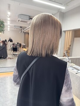 ダイアモンドリリーキートス(Diamond Lily kiitos) ミルクティベージュ(ひなた指名)ブリーチカラー/ハイトーン/