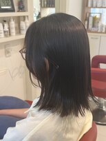 ユーアンドアイ(you & i)&nbsp;【伸ばしかけにもおすすめ】ツヤのある暗髪の外ハネミディアム
